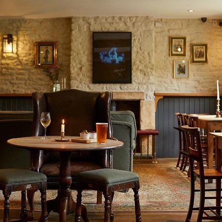 Hotel The Kingham Plough Exterior foto